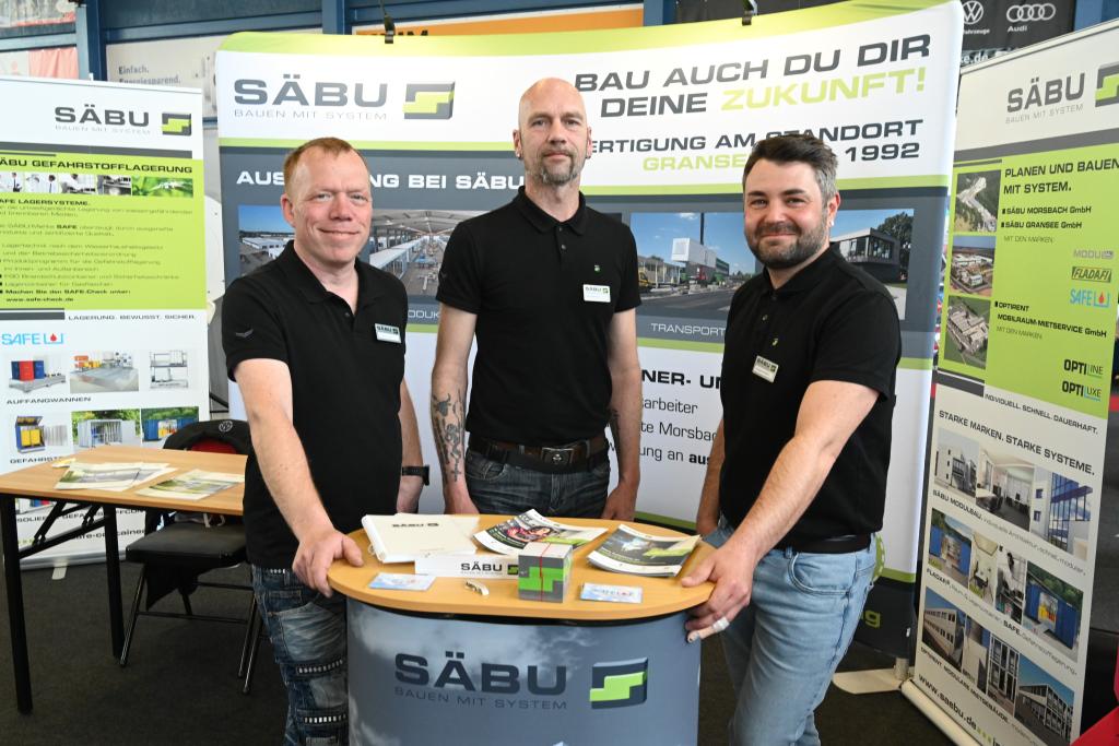 Drei SÄBU Mitarbeiter am SÄBU Gransee Messestand
